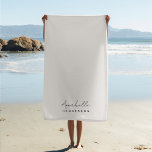 Monogram Neutraal | Modern minimalistisch stijlvol Strandlaken<br><div class="desc">Een eenvoudig stijlvol aangepast monogram met een moderne,  minimalistische handgeschreven scripttypografie in combinatie met een bloktypografie in zwart op een natuurlijke ivoorcrèmeachtergrond. De monogram naam kan gemakkelijk worden gepersonaliseerd om een ontwerp zo uniek te maken zoals u bent! Het perfecte persoonlijke cadeau of accessoire voor elke gelegenheid!</div>