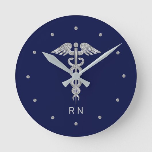 Monogram Nurse Silver Grey Caduceus op Navy Blue Ronde Klok (Voorkant)