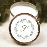 Monogram Olijfgroene Krans Classic Script Wedding Ronde Sticker<br><div class="desc">Deze elegante bruiloft sticker is voorzien van een olijfgroene botanische lijn kunst krans. Personaliseer het met uw monogram initiaal in olijfgroen script.</div>
