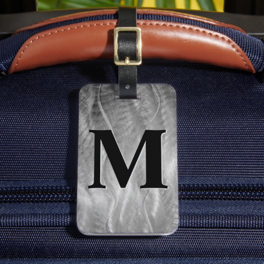 Monogram op abstract zilver geborsteld metaal bagagelabel (Voorkant Insitu 2)