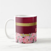 Monogram op de Bourgogne met roze bloemen Koffiemok (Links)