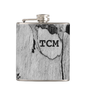 Monogram op hout zwart en wit heupfles