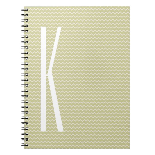 Monogram op Light Sage Green Mini Chevron Notitieboek (Voorkant)