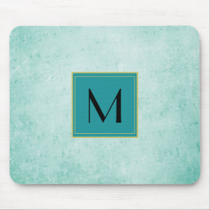 Monogram op zacht groen  papier textuur muismat