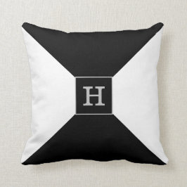 Monogram op zwart en wit kussen