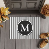 Monogram op zwart-wit gestreepte banen deurmat