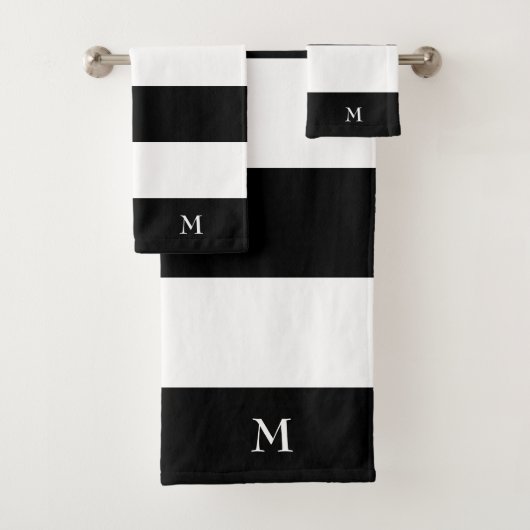 Monogram op zwarte en witte streping bad handdoek (Insitu)