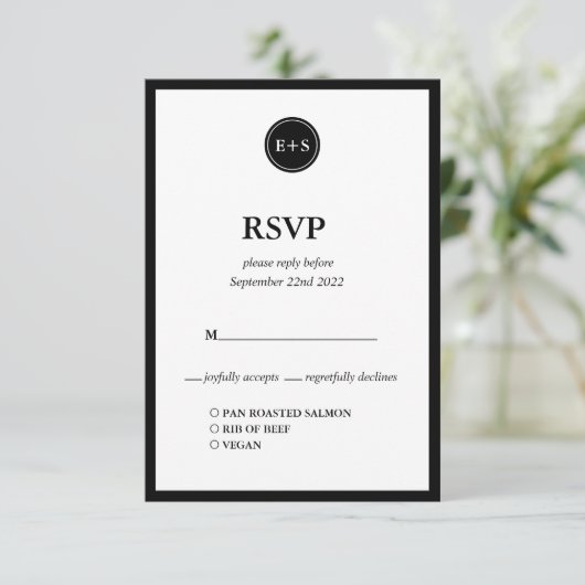 Monogram | Opties voor zwarte en witte bruiloft RSVP Kaartje (Staand voorkant)