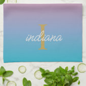 Monogram Oranje Blauwe Ombre Moderne Script Naam Theedoek (Gevouwen)