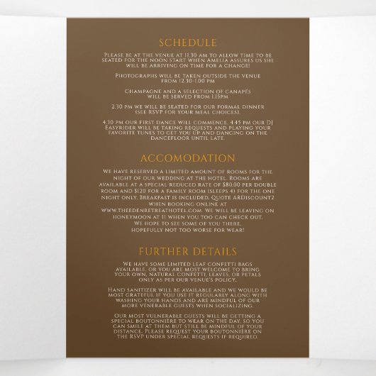 Monogram oranje bruine bladvalbruiloft drieluik uitnodiging (Binnenkant midden)