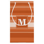 Monogram oranje strepen klein cadeauzakje (Achterkant)