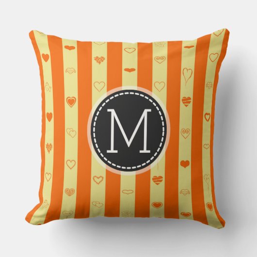 Monogram Oranje Stripes Modern Heart Pattern Kussen (Voorkant)