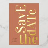 Monogram Oranje Terracotta sparen de datum Folie Uitnodiging (Voorkant)