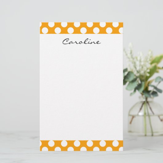 Monogram Oranje White Trendy Fun Polka Dot Pattern Briefpapier (Staand voorkant)