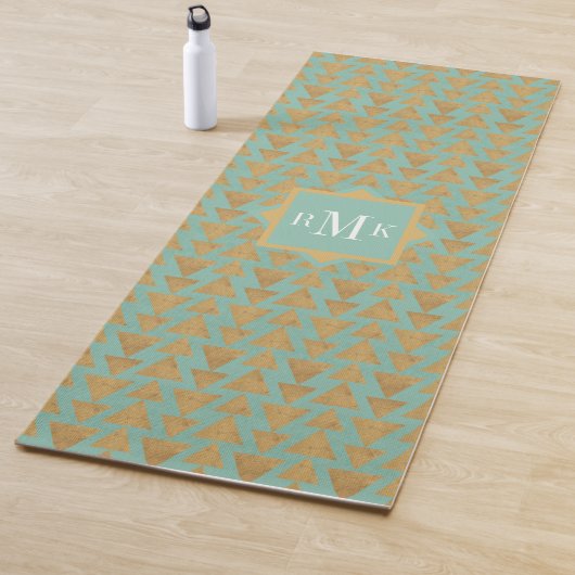 Monogram | OutdoorGeo-stap | Goud en Blauwgroen pa Yogamat (In situ)