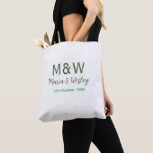 Monogram paar grijs groen moderne romantische date tote bag (Dichtbij)