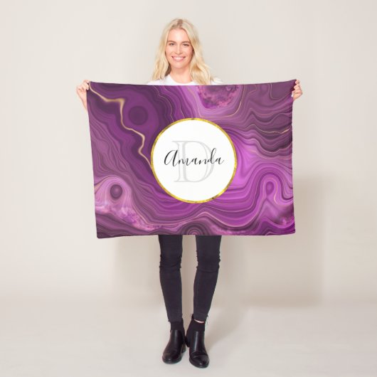 Monogram Paars Amethyst en goudhoudend Abstract Ag Fleece Deken (In situ)