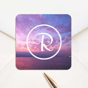 Monogram paars roze oceaan zonsondergang fotografi vierkante sticker