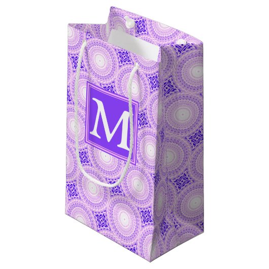 Monogram paarse cirkels klein cadeauzakje (Voorkant Gekanteld)