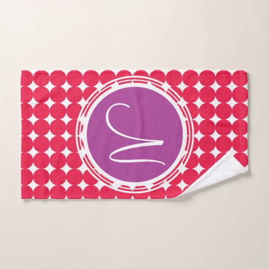 Monogram Paarse en Rode Polka Dot Bad Handdoek (Handdoek)