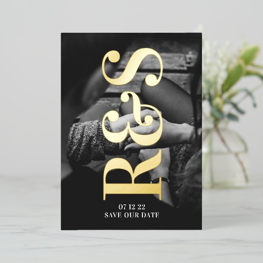 Monogram Paarse Herfst sparen de Datum Folie Uitnodiging (Staand Voorkant)