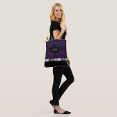Monogram Paarse Leopard Pattern Canvas tas (Op model)