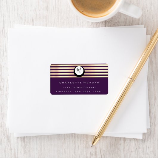 Monogram Paarse Plum Faux Gold RSVP Stripes Etiket (Insitu)