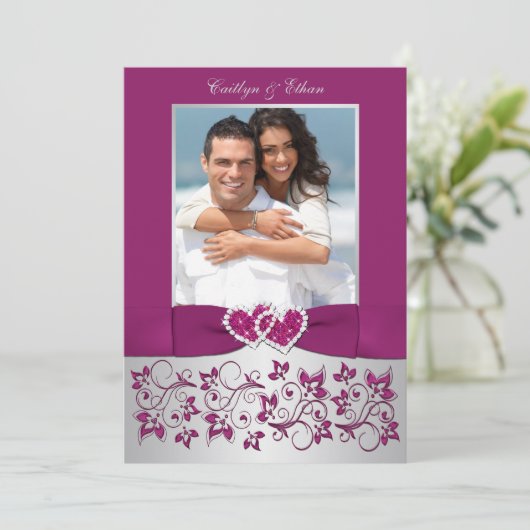 Monogram Paarse zilveren bloemfoto bruiloft uitnod Kaart (Staand voorkant)