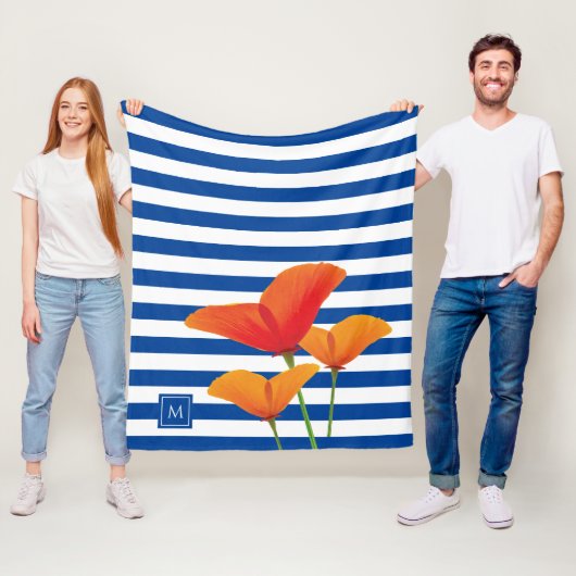 Monogram papaverblauwe stripes fleece deken (In situ)