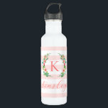 Monogram Paradise Floral en Stripes Waterfles<br><div class="desc">Dit leuke trendy design heeft een blush roze en witte gestreepte achtergrond met kleurrijke bloemenkrans. Personaliseer het ontwerp met jouw naam en monogram of andere tekst. Gebruik de ontwerpgereedschappen om een achtergrondkleur te kiezen, de tekstlettertypen en -kleuren te bewerken of uw eigen foto's te uploaden naar creëer, een unieke waterfles...</div>