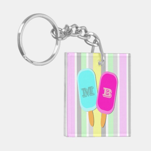 Monogram pastbanden en popsicles sleutelhanger (Voorkant Links)