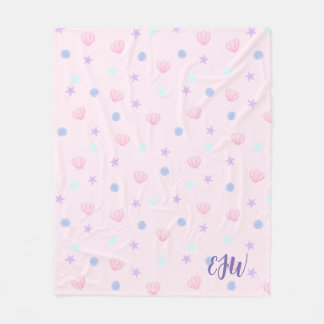 Monogram Pastelschelpen en Parels in Roze Fleece Deken