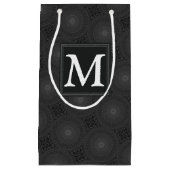 Monogram patroon van koolcirkels klein cadeauzakje (Voorkant)