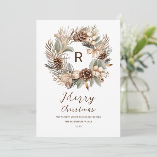 Monogram Pinecone Winter Krans Vrolijk Kerstmis Feestdagenkaart (Staand voorkant)