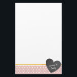 MONOGRAM polka dot krijtbord hart baby roze Briefpapier<br><div class="desc">Herbekijk de kunst van het schrijven met deze schattige, mini-polka stip met krijtbord hart gepersonaliseerde briefpapier =) Instellen als een sjabloon is het gemakkelijk aan te passen met uw eigen tekst - maak het van u! >> TIPS - Klik op de knop "Aanpassen" en voeg / wijzig de tekst, lettertypen,...</div>
