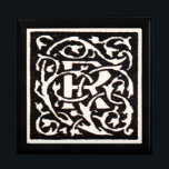 Monogram R Art Nouveau Cadeaudoosje<br><div class="desc">Art nouveau Letters - Monogrammen van de Beweging Kunst & Kunsten Deze letter R is een prachtig robuust monogram R gemaakt in 1901, en gepubliceerd in een set boeken. Het monogram R wordt omringd door een prachtig, met de hand getekend wijnstokpatroon, heel erg in de stijl van de kunstnieuwere toen...</div>