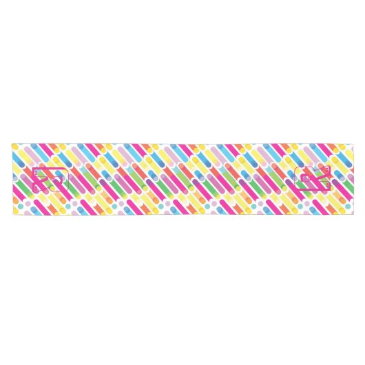 Monogram Rainbow Diagonal Lines Pattern Pop Art Korte Tafelloper (Horizontaal)