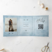 Monogram & Rand Elegant Dusty Blue Wedding Drieluik Uitnodiging (Binnen)