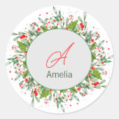 Monogram Red met Kerstmis Greenery Ronde Sticker (Voorkant)