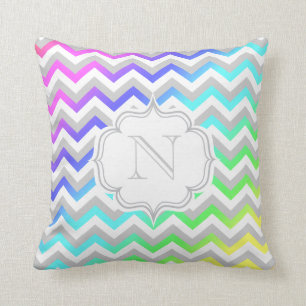 Monogram regenbooggradiënt Colorful Chevron Patte Kussen