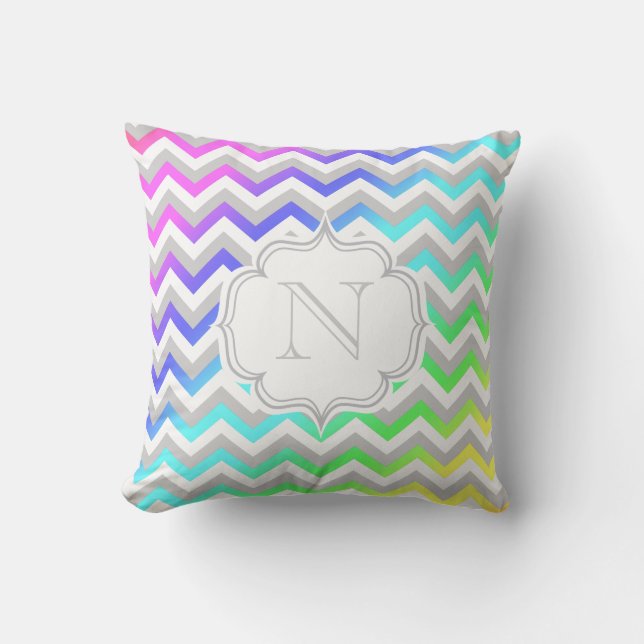 Monogram regenbooggradiënt Colorful Chevron Patter Kussen (Voorkant)