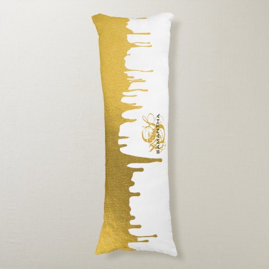 Monogram rendy Gold Metallic Drives Lichaamskussen (Voorkant Verticaal)