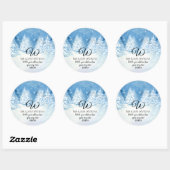 Monogram retouradres besneeuwde winterbomen ronde sticker (Vel)