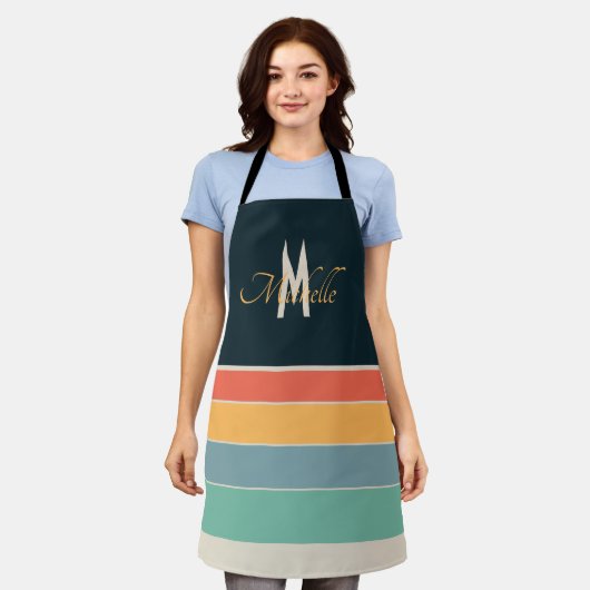 Monogram Retro 70s Navy Blauwe Mosterd Gestreepte Schort (Gedragen)