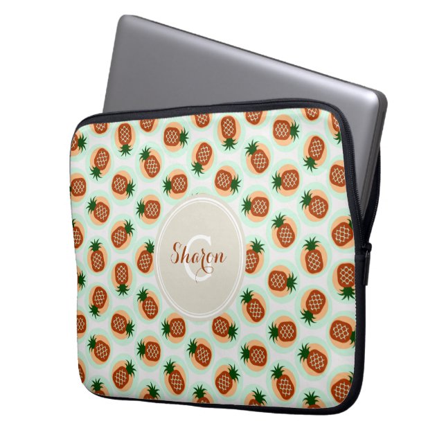 Monogram retro-bruine en anananassapatronen laptop sleeve (Voorkant Links)