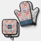 Monogram Retro Checker & Daisy Patroon Stoffig Roz Ovenwant & Pannenlap Set (Voorkant / Achterkant)