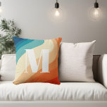 Monogram Retro Regenboog Blauw Sinaasappel Kussen<br><div class="desc">Retro regenbooggolven in blauwe en oranje kleuren. Monogram in retro vet serif lettertype.</div>