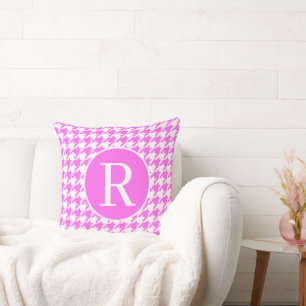 Monogram RF Classic Serif Roze Houndstooth Kussen