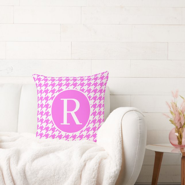 Monogram RF Classic Serif Roze Houndstooth Kussen (Bank)