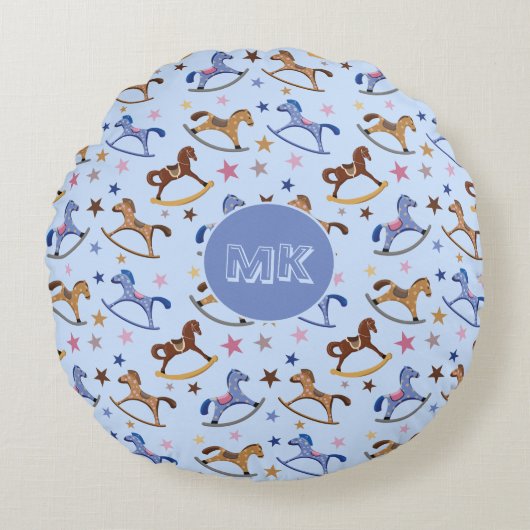 Monogram Rocking Horses en Sterren Patroon Rond Kussen (Voorkant)